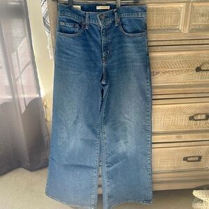 Levi’s wide leg jeans